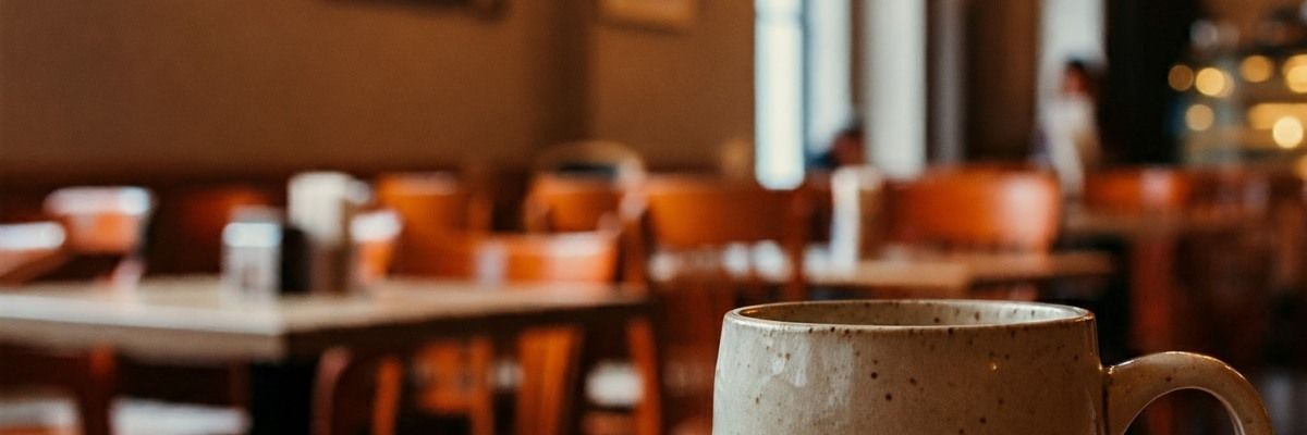 Why Do Cafés and Coffee Shops Choose Ceramic Tableware?