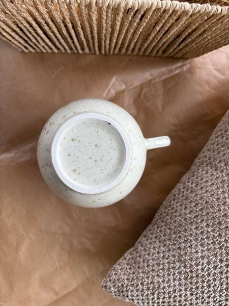 Pitcher 1 Liter Sand Space