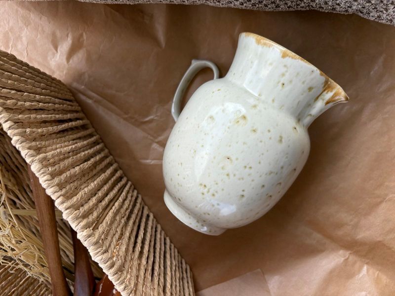Pitcher 1 Liter Sand Space