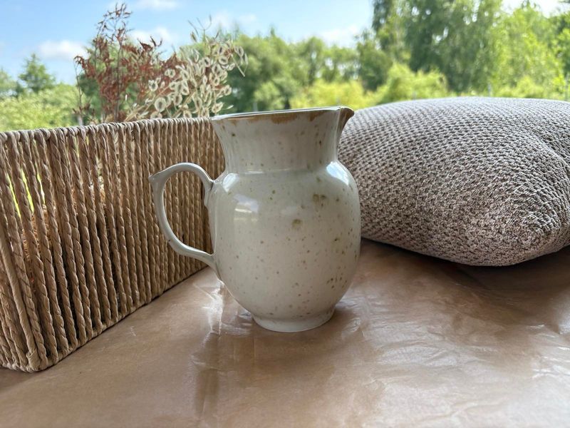 Pitcher 1 Liter Sand Space
