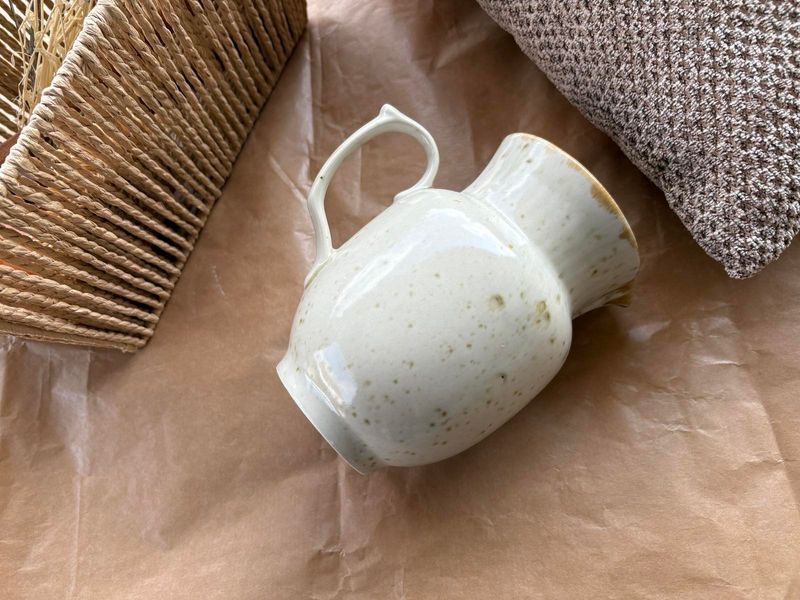 Pitcher 1 Liter Sand Space